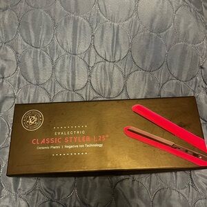 Revolution Pink Hair Straightener